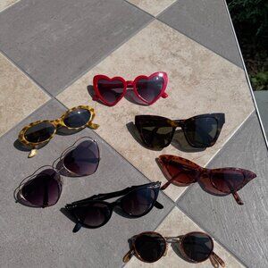 Lot of vintage / contemporary sunglasses
